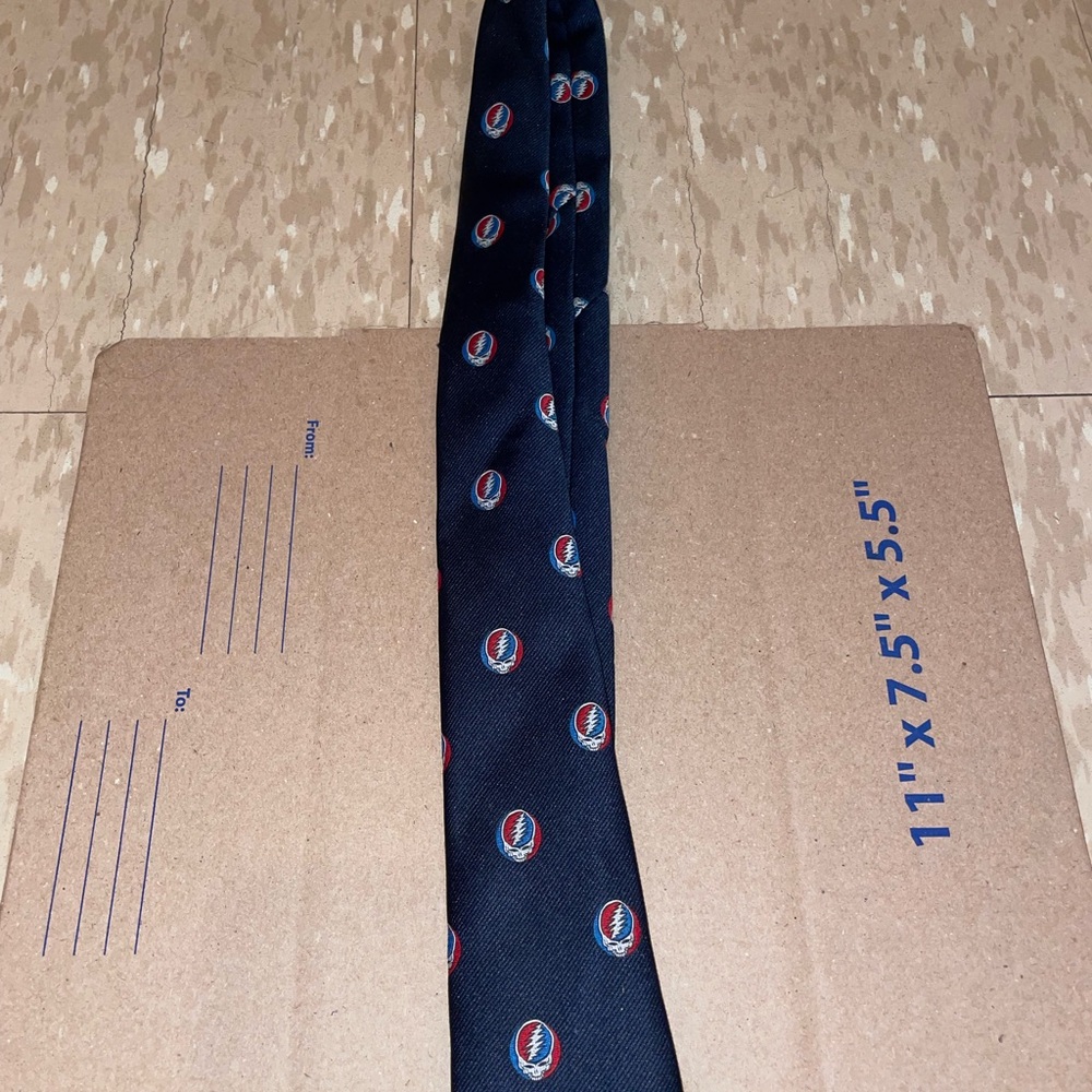 Grateful Dead limited edition tie small stain as seen in picture - Picture 2 of 9